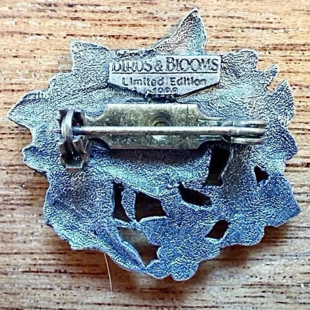 VTG Birds Blooms 1998 Brooch Pewter Lapel Pin Butterfly Wreath Floral Grannycore